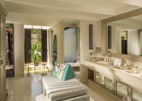 thajsko-hotel-anantara-phuket-villas-221_ext_w_1.jpg