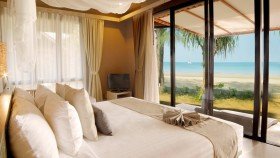 Deluxe Beachfront Villa